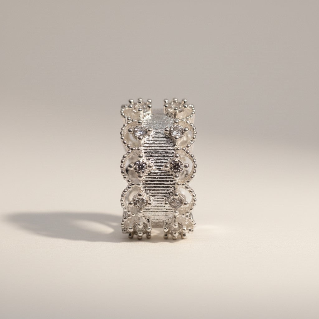 Luxe Radiance silvr ear Cuff