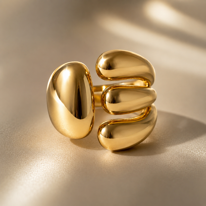 Chic Curve Ring