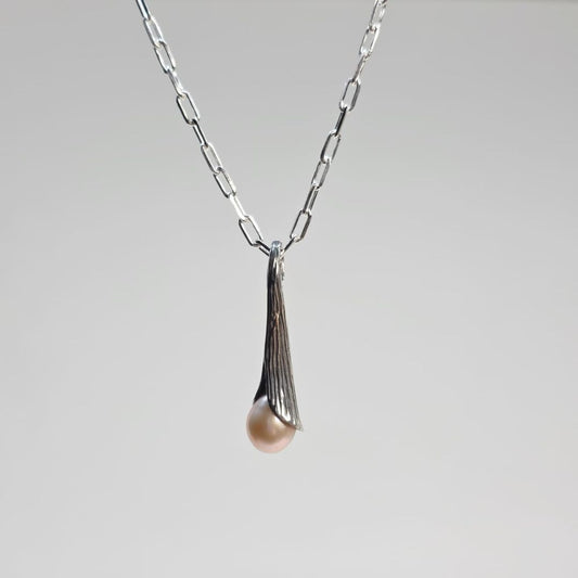 Pearl Embrace Necklace